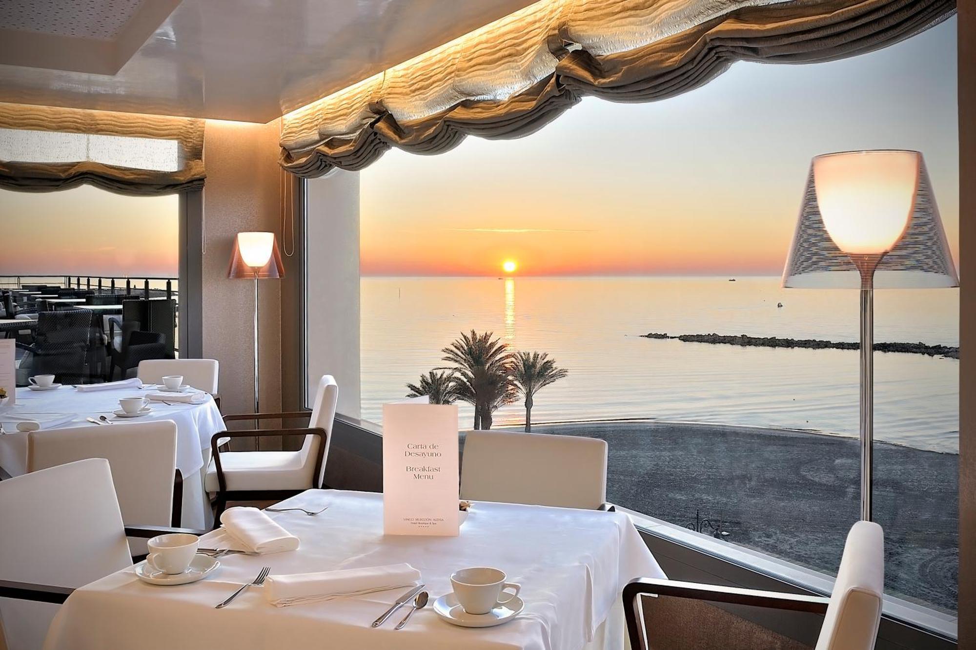 Готель Vincci Seleccion Aleysa Бенальмадена Екстер'єр фото Restaurant